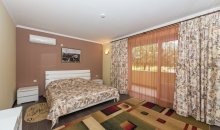 Люкс №3 * 2-х ком., Кирилловка, база отдыха «Водный мир»