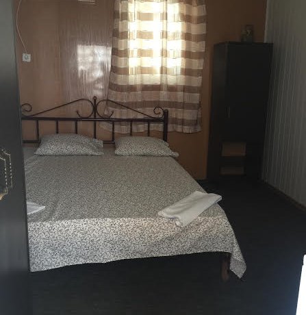 Люкс №21 двухкомнатный, база отдыха «Днепр», Кирилловка. Фото 5