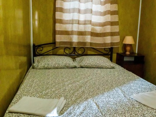 Люкс №21 двухкомнатный, база отдыха «Днепр», Кирилловка. Фото 8