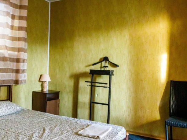 Люкс №22 двухкомнатный, база отдыха «Днепр», Кирилловка. Фото 8