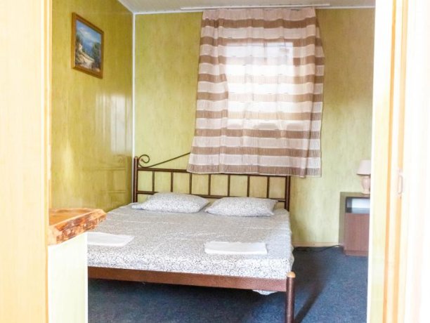 Люкс №22 двухкомнатный, база отдыха «Днепр», Кирилловка. Фото 6