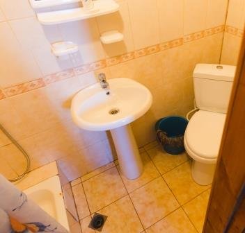 Люкс №2 (1 Корпус) однокомнатный, база отдыха «Ялта», Кирилловка. Фото 3