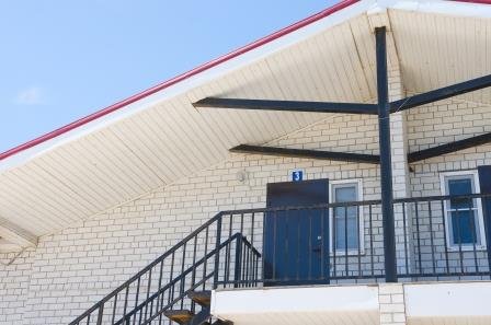 Люкс №3 (1 Корпус) однокомнатный, база отдыха «Ялта», Кирилловка. Фото 6