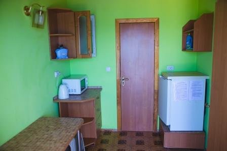 Люкс №4 (1 Корпус) однокомнатный, база отдыха «Ялта», Кирилловка. Фото 4