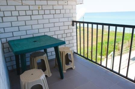 Люкс №4 (1 Корпус) однокомнатный, база отдыха «Ялта», Кирилловка. Фото 6