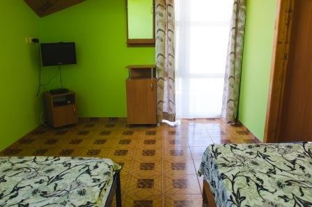 Люкс №4 (1 Корпус) однокомнатный, база отдыха «Ялта», Кирилловка. Фото 11