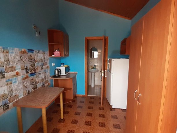 Люкс №8 (1 Корпус) однокомнатный, база отдыха «Ялта», Кирилловка. Фото 4