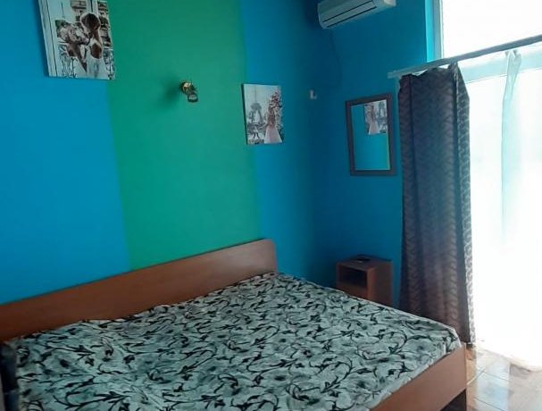 Люкс №8 (1 Корпус) однокомнатный, база отдыха «Ялта», Кирилловка. Фото 1