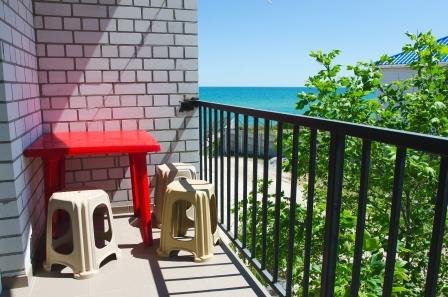 Люкс №8 (1 Корпус) однокомнатный, база отдыха «Ялта», Кирилловка. Фото 3