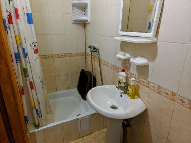 Люкс №5 (1 Корпус) однокомнатный, база отдыха «Ялта», Кирилловка. Фото 4