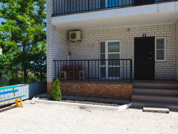 Люкс №5 (1 Корпус) однокомнатный, база отдыха «Ялта», Кирилловка. Фото 5