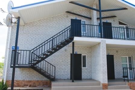 Люкс №9 (2 Корпус) однокомнатный, база отдыха «Ялта», Кирилловка. Фото 8