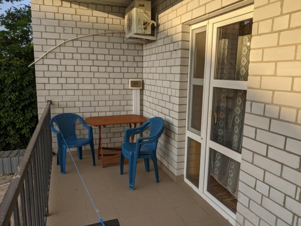 Люкс №13 (2 Корпус) однокомнатный, база отдыха «Ялта», Кирилловка. Фото 5