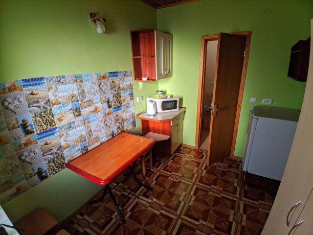 Люкс №14 (2 Корпус) однокомнатный, база отдыха «Ялта», Кирилловка. Фото 3