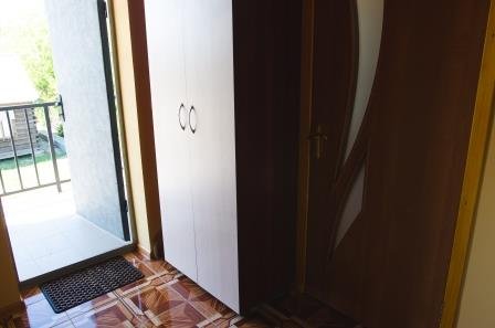 Люкс №15 (2 Корпус) однокомнатный, база отдыха «Ялта», Кирилловка. Фото 6