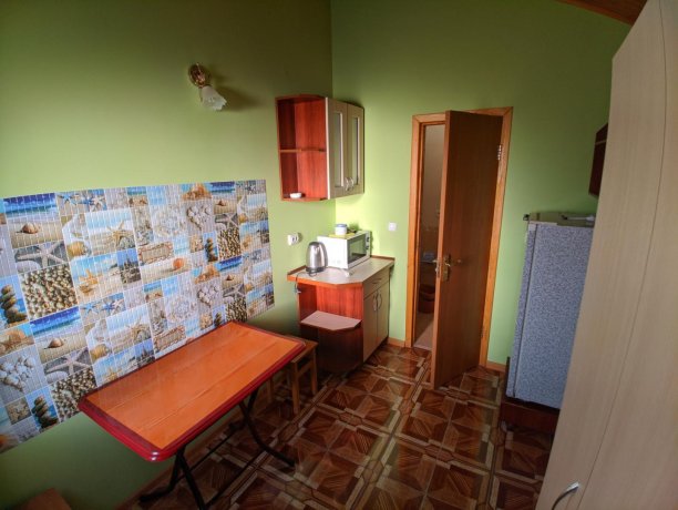 Люкс №16 (2 Корпус) однокомнатный, база отдыха «Ялта», Кирилловка. Фото 4