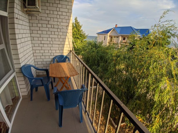 Люкс №16 (2 Корпус) однокомнатный, база отдыха «Ялта», Кирилловка. Фото 3