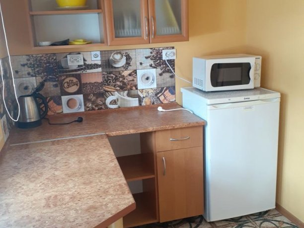 Люкс №19 (3 Корпус) однокомнатный, база отдыха «Ялта», Кирилловка. Фото 3