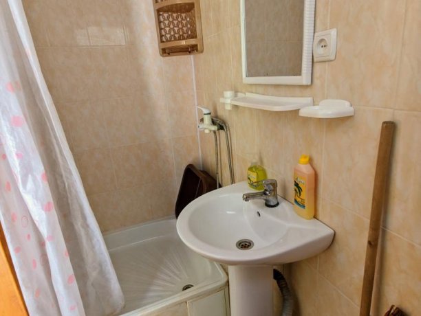 Люкс №21 (3 Корпус) однокомнатный, база отдыха «Ялта», Кирилловка. Фото 4