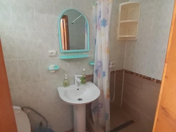 Люкс №22 (3 Корпус) однокомнатный, база отдыха «Ялта», Кирилловка. Фото 5