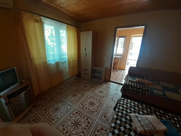 Люкс №24 (3 Корпус) однокомнатный, база отдыха «Ялта», Кирилловка. Фото 5