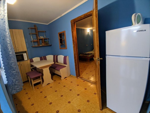 Люкс №26 (Админ.Корп) однокомнатный, база отдыха «Ялта», Кирилловка. Фото 4