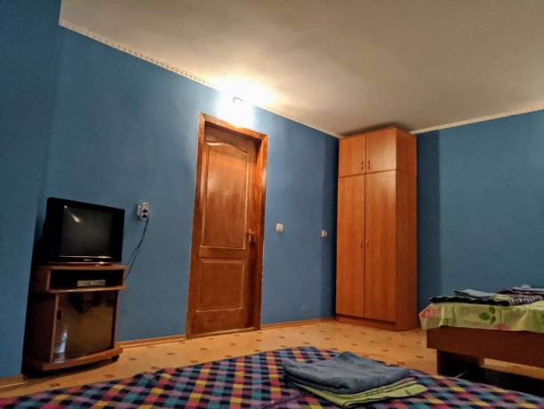 Люкс №26 (Админ.Корп) однокомнатный, база отдыха «Ялта», Кирилловка. Фото 2