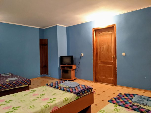 Люкс №26 (Админ.Корп) однокомнатный, база отдыха «Ялта», Кирилловка. Фото 3