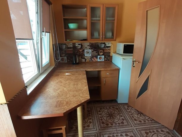 Люкс №17 (3 Корпус) однокомнатный, база отдыха «Ялта», Кирилловка. Фото 2