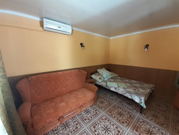 Люкс №17 (3 Корпус) однокомнатный, база отдыха «Ялта», Кирилловка. Фото 6