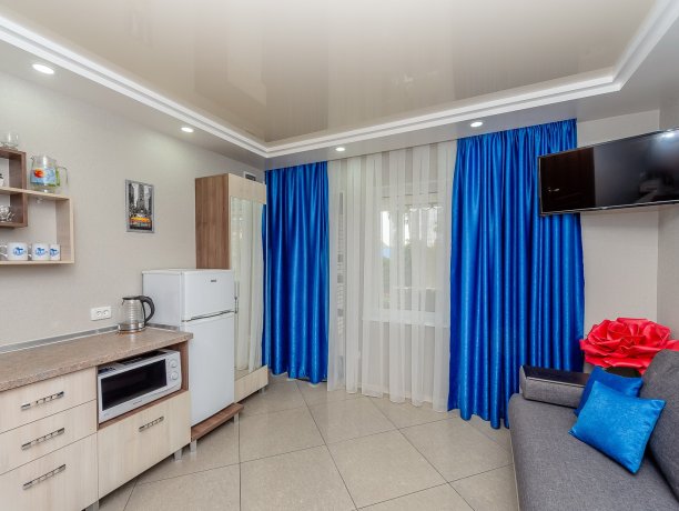 Люкс №2 VIP однокомнатный, гостевой дом «Гостевой Дом 170», Кирилловка. Фото 3