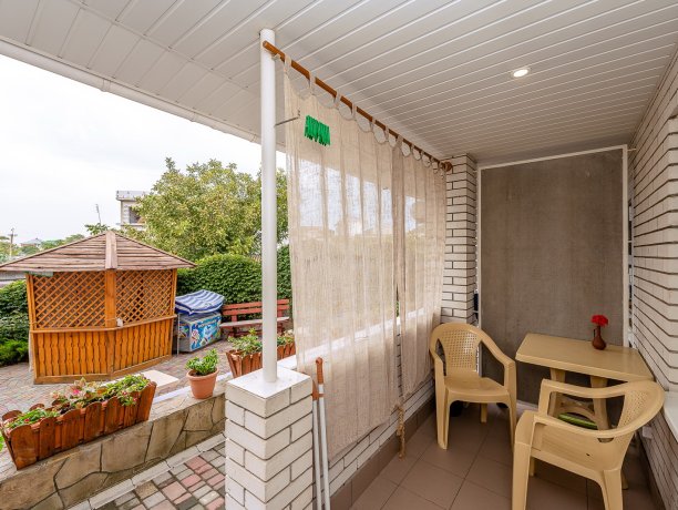 Люкс №4 VIP однокомнатный, гостевой дом «Гостевой Дом 170», Кирилловка. Фото 10