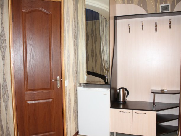 Люкс №8 однокомнатный, гостевой дом «Гостевой Дом 170», Кирилловка. Фото 3