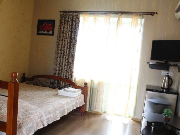 Люкс №2 однокомнатный, гостевой дом «Гостевой Дом 170», Кирилловка. Фото 3