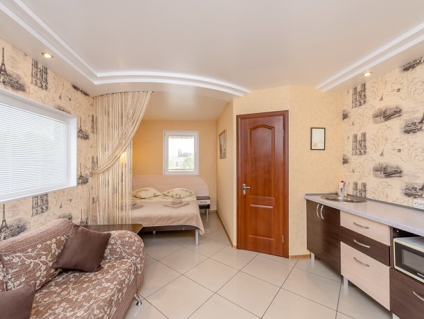 Люкс №1  VIP однокомнатный, гостевой дом «Гостевой Дом 170», Кирилловка. Фото 1