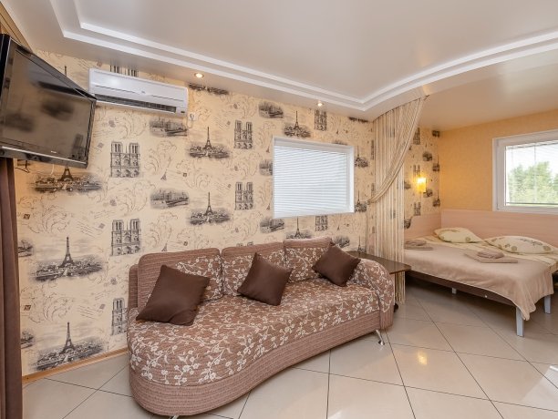 Люкс №1  VIP однокомнатный, гостевой дом «Гостевой Дом 170», Кирилловка. Фото 2