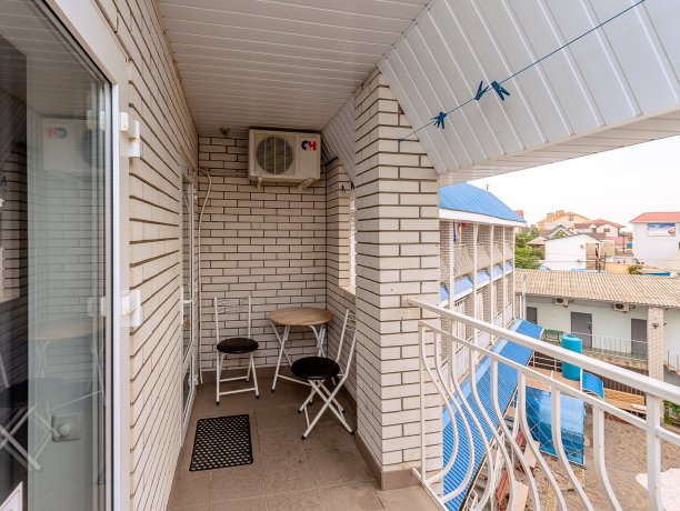 Люкс №4 VIP двухкомнатный, гостевой дом «Гостевой Дом 170», Кирилловка. Фото 10