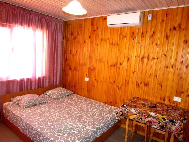 Полулюкс №5-8 однокомнатный, база отдыха «Азов-сервис», Кирилловка. Фото 1