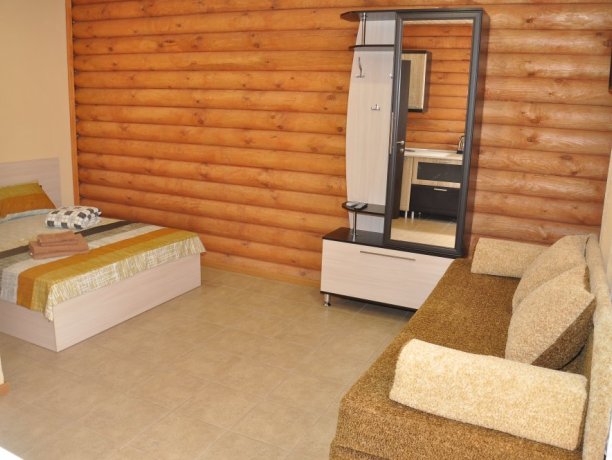 Бунгало №5 однокомнатный, база отдыха «Променад», Кирилловка. Фото 1