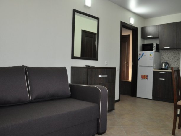 Люкс №7 двухкомнатный, гостевой дом «Фазенда», Кирилловка. Фото 1