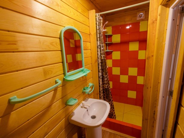 Люкс №37 (на пляже) однокомнатный, база отдыха «Солнышко», Кирилловка. Фото 4