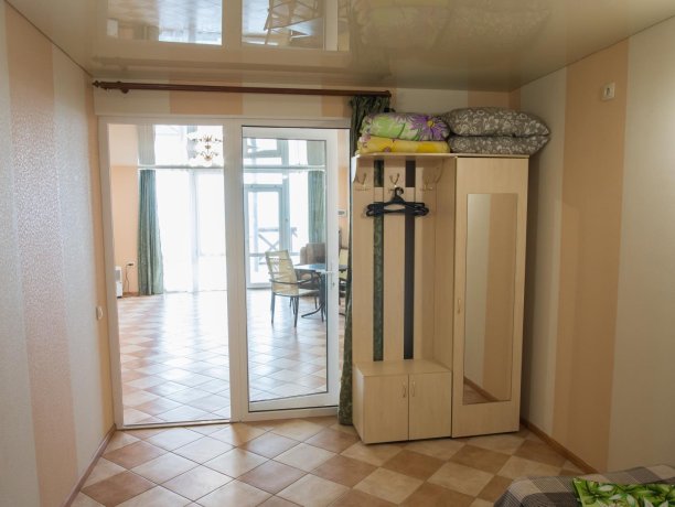 Апартаменты №1 трехкомнатный, база отдыха «ADMIRAL», Кирилловка. Фото 10