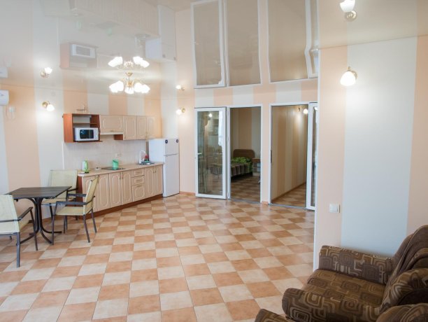 Апартаменты №1 трехкомнатный, база отдыха «ADMIRAL», Кирилловка. Фото 5