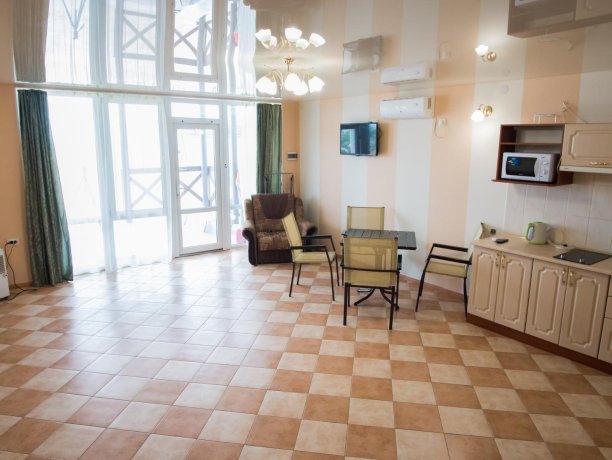 Апартаменты №1 трехкомнатный, база отдыха «ADMIRAL», Кирилловка. Фото 4