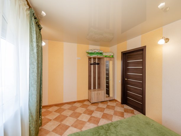 Апартаменты №2 трехкомнатный, база отдыха «ADMIRAL», Кирилловка. Фото 8