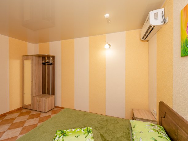 Апартаменты №2 трехкомнатный, база отдыха «ADMIRAL», Кирилловка. Фото 10