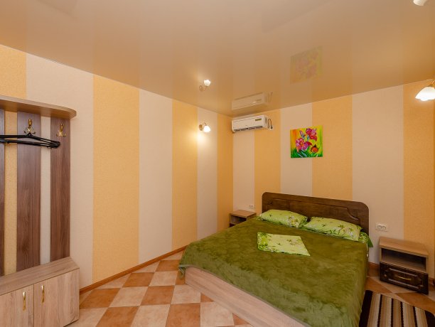 Апартаменты №2 трехкомнатный, база отдыха «ADMIRAL», Кирилловка. Фото 11