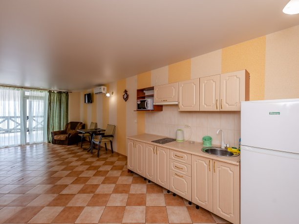 Апартаменты №2 трехкомнатный, база отдыха «ADMIRAL», Кирилловка. Фото 15