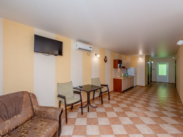 Апартаменты №2 трехкомнатный, база отдыха «ADMIRAL», Кирилловка. Фото 19