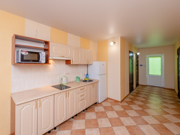 Апартаменты №2 трехкомнатный, база отдыха «ADMIRAL», Кирилловка. Фото 5